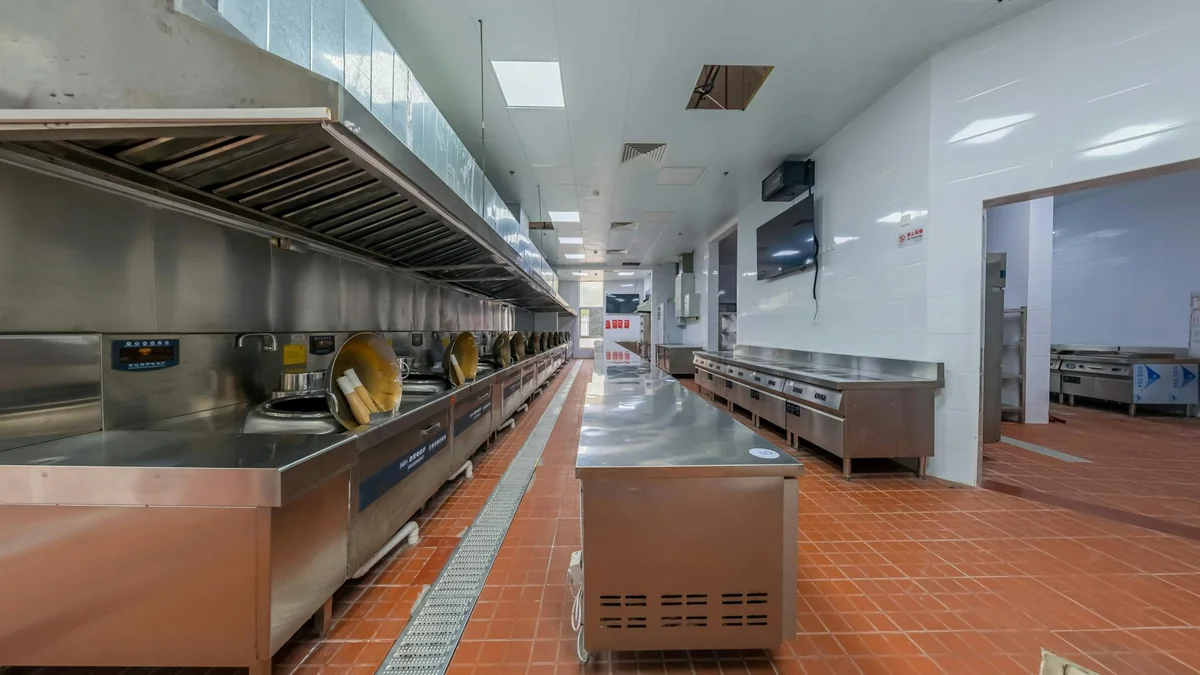历史传奇漫画渡口的最后一班船封面